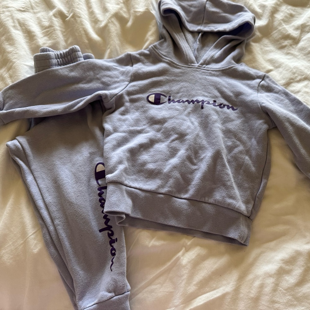 Girls 3T Jogger set.